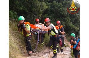 I VVF soccorrono una turista tedesca sulla Palmaria