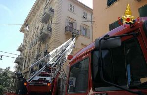 Rimozione intonaco edificio in via Fazio alla Spezia