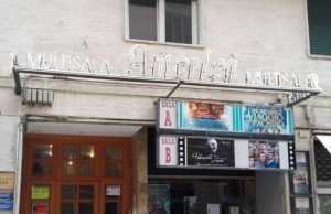 Via Colombo, dopodomani riapre il cinema America: spettatori con la mascherina