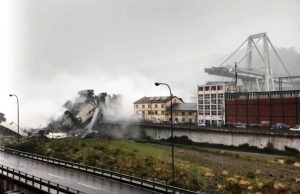 Crollo ponte, 43 vittime. Autostrade si difende: mai nessun motivo di allarme o urgenza