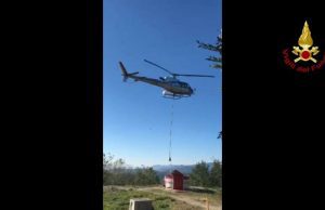 Orco Feglino, incendio attaccato con Canadair ed elicottero | Video