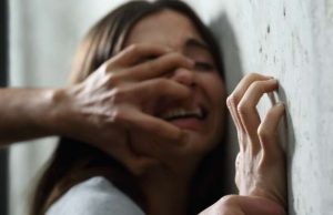 Violenza sessuale per strada su bimba 10 anni: arrestato nordafricano. Sbarcato a Lampedusa