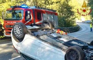 Si ribalta con la Ford Fiesta a Borghetto Vara, soccorsa dai VVF
