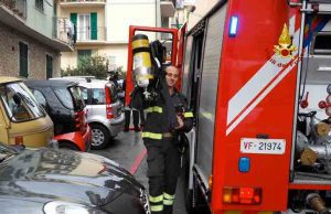 Incidente alla Mazzetta, VVF devono tagliare portiera auto per estrarre conducente
