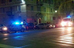 Pedone investito in corso Torino, Stradale sul posto: una donna a terra | Foto