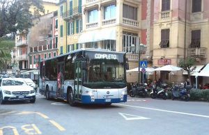 Linea Condivisa : troppi passeggeri sulla corriera Genova-Montoggio Linea Condivisa : troppi passeggeri sulla corriera Genova-Montoggio