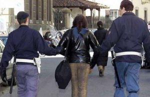 S. Fruttuoso, genovese in dolce attesa va a rubare: presa insieme al compagno ecuadoriano