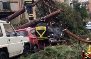 Sole in Liguria, ma forti piogge e vento al nord: 4 morti in Val d’Aosta e Alto Adige