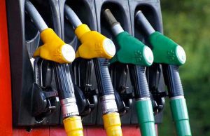 Prezzo carburanti alle stelle, stangata per i consumatori Sciopero dei benzinai ridotto: terminerà questa sera