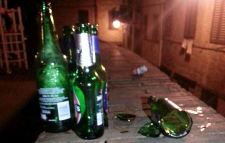Genova, ordinanza vieta consumo alcol all'aperto di notte