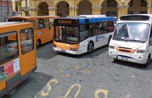Assalto dei nigeriani al bus RT, presidente Riviera Trasporti: ora mezzo inutilizzabile Lo sciopero dei dipendenti Riviera Trasporti, poi un accordo