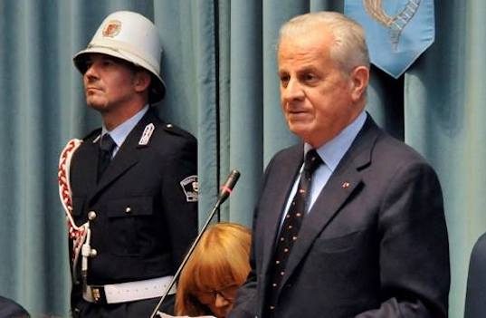 Notte di Capodanno, Scajola non è Raggi: divieto spray antiaggressione a Imperia