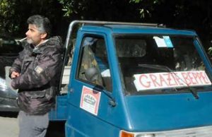 Vado Ligure, una 18enne si dà fuoco. Come il padre artigiano che chiese aiuto a Beppe Grillo