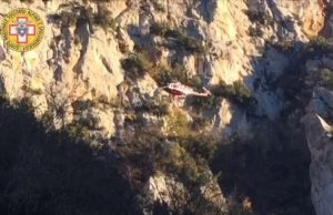 Scala parete e precipita per 50 metri: milanese 53enne morta sul Bric Pianarella