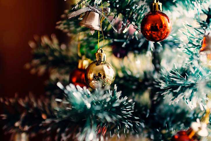 Albero Di Natale Capovolto.Il Natale Delle Due Albisole 2018 Con Musica Spettacoli E Gastronomia