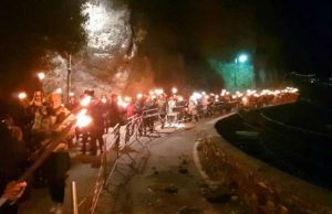 Portofino meno isolata, lungo nuova passerella pedonale fiaccolata di Natale | Foto