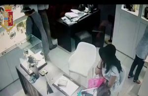 Operazione Slato: arrestata dalla polizia intera famiglia sinti | Video