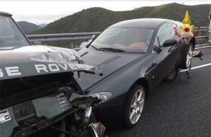 Incidente stradale sulla A10, mezzi danneggiati | Foto Antitrust sanziona UnipolSai e Generali. Codici: ora risarcire utenti