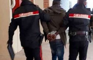 Lasciato fuori dal carcere, non rispetta obblighi: 21enne africano arrestato