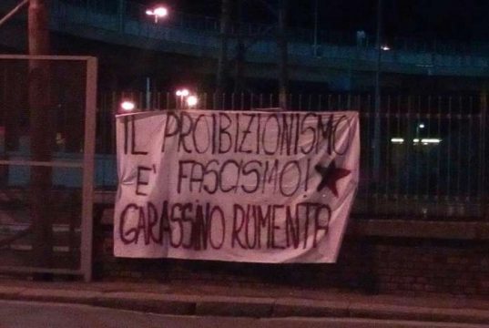 Voltri, ordinanza anti alcol e meno degrado. Garassino di nuovo nel mirino degli Antifa