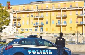 Operatrice sanitaria ruba a malati terminali nell’ospedale di Chiavari: arrestata