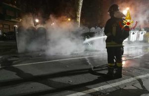 Cassonetto a fuoco in Piazza del Popolo a Savona A fuoco nella notte cassonetto dei rifiuti di via Torti