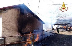 Incendio in abitazione a Bormida si estende a vegetazione