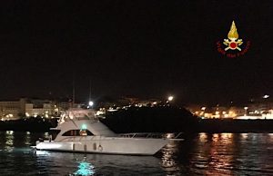 Eliche yacht bloccate da corda boa, liberate dai VVF | Video Genova: quarantenne salvato in mare a Punta Vagno