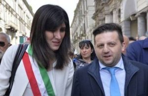Portavoce sindaca Appendino nei guai: perquisizione a casa e accusa di estorsione