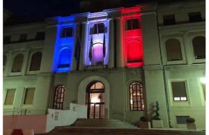 Tricolore Macron su Comune Imperia. Presidente Piana: vergognoso e anticostituzionale