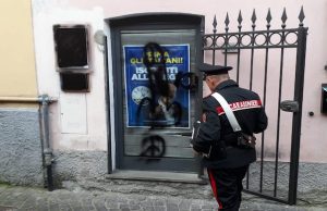 Sarzana, sede Lega nel mirino degli antagonisti: vandalizzata dai soliti bravi ragazzi