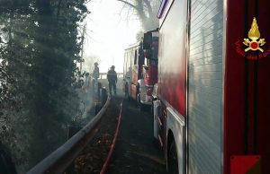 Incendio boschivo ad Alpicella, VVF sul posto | Video