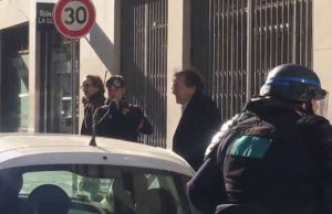 Parigi, insulti Gilets Jaunes a filosofo ebreo che denunciò antisemitismo di matrice islamica