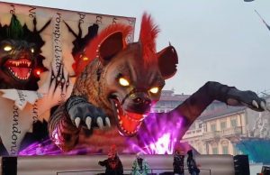 Viareggio, gran finale oggi per il Carnevale con i carri | Video
