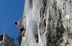 Free climber rimane bloccato su massicciata Aurelia, salvato dai VVF