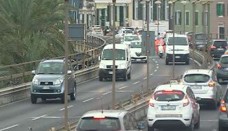 Doppio incidente a Genova in autostrada e Sopraelevata
