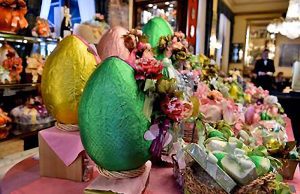 Oltre centomila uova di cioccolato falso bloccate in porto alla Spezia Serena Pasqua 2024 da LN: tra focaccia, uova e qualche scherzetto!