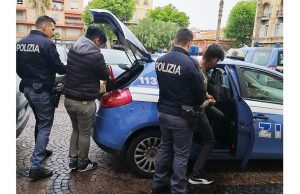 Sei clandestini dentro un’auto: arrestati 2 passeur