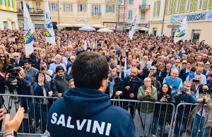 Bagno di folla per Salvini in piazza Borea D’Olmo a Sanremo
