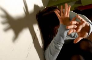 Medico 60enne arrestato a Savona per presunta violenza sessuale su minore Violenza sessuale fuori dalla disco, 17enne arrestato