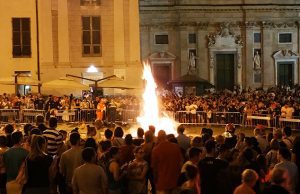 San Giovanni | Stasera il falò e il Ghost Tour, domani il saluto di Bagnasco