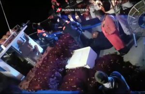 La guardia costiera sequestra rete illegale di 4 km | Video