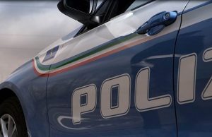 Va in negozio per cambiare la merce e spintona il commerciante: denunciato