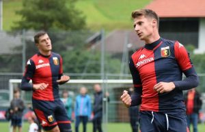 Genoa, tris di cessioni: Pinamonti, Favilli e Charpentier Parma-Genoa 0-1, un bel gol di Pinamonti e l’entrata di Balotelli