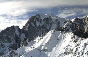 Tragedia sul Monte Bianco: muore vigile del fuoco di Genova, altro ferito