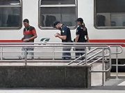 Principe, 26enne africano spaccia droga e oltraggia poliziotti: arrestato