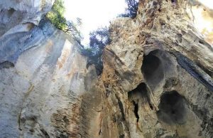 Cade in grotta a Finale Ligure, salvato il giorno dopo
