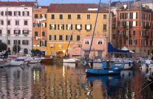 Tragedia in Darsena a Savona, malore fatale per 85enne su un gozzo