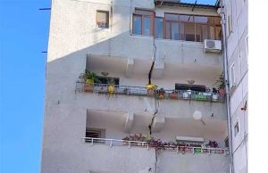 Terremoto in Albania di magnitudo 5.8 , il più forte in 30 anni