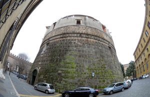 Vaticano travolto da un nuovo scandalo finanziario. 5 indagati sospesi